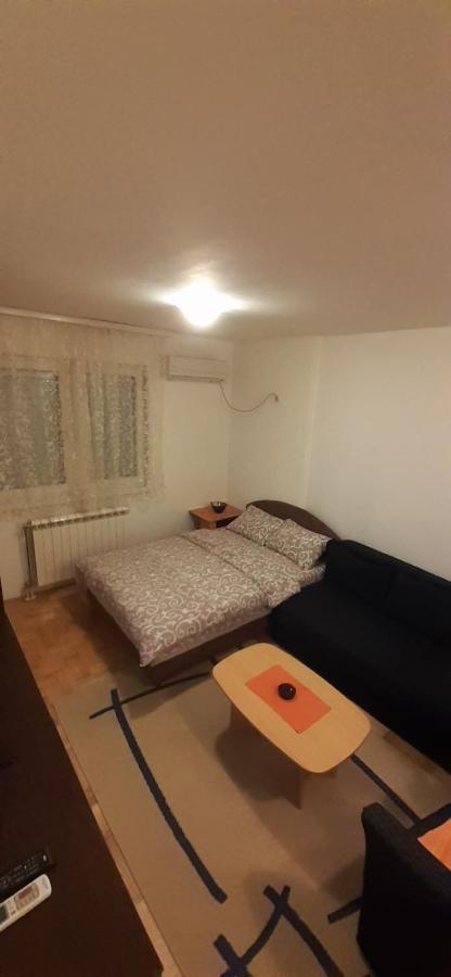 Sirmijum Hause Apartment Sremska Mitrovica Exterior photo